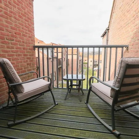 Cinder Warren * 휫비